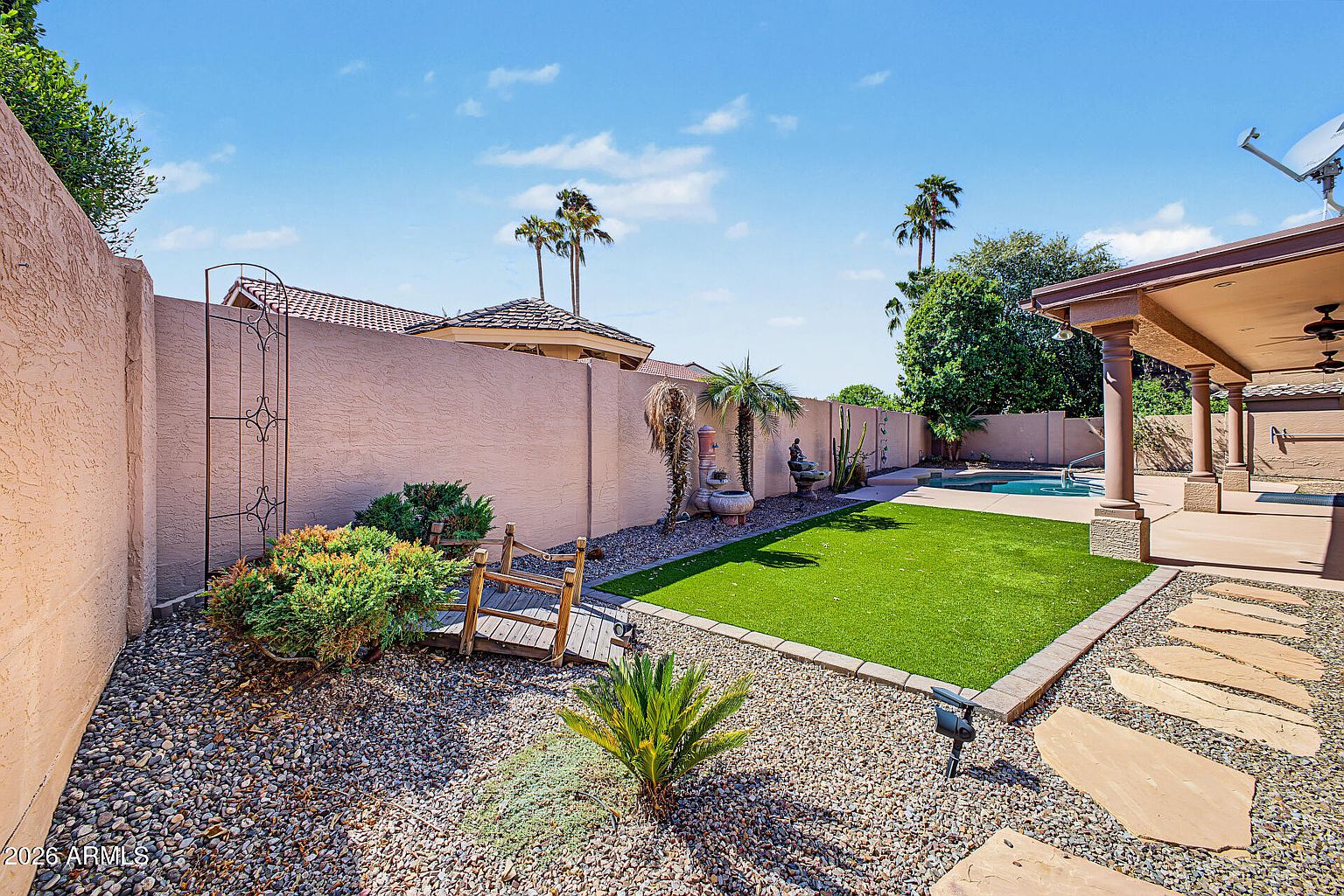 1209 W Royal Palms Ct, photo 22, outside